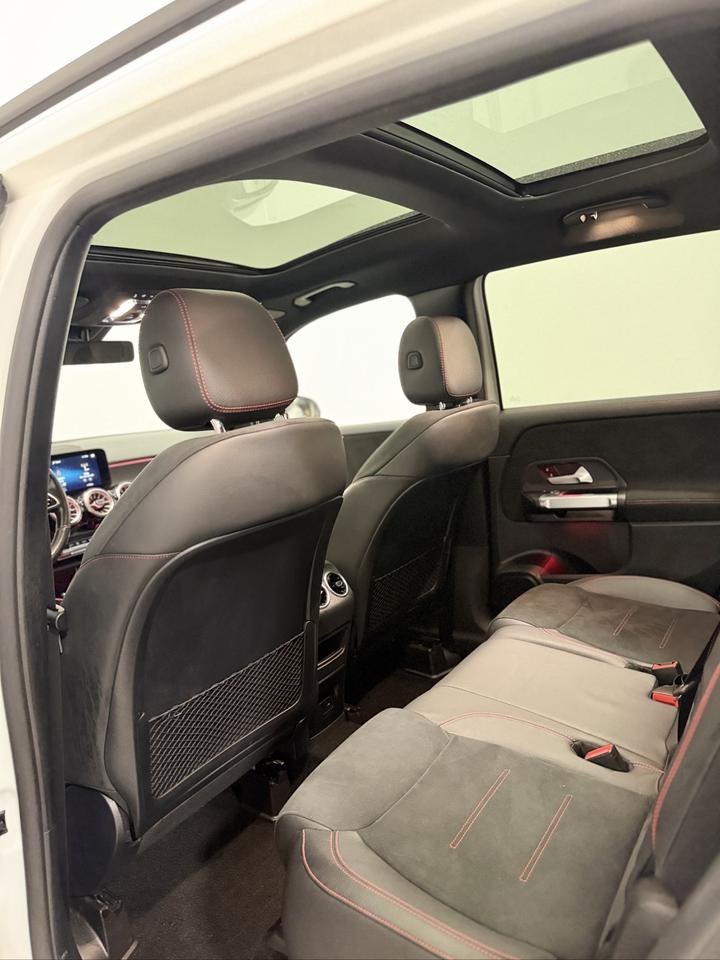 2022 Mercedes-Benz GLB GLB 250 | AMG Package |Night Package| 7 PASSENGER Photo