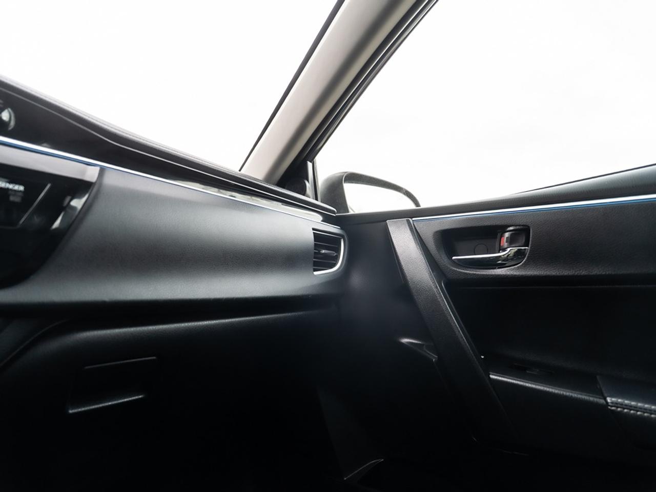 2015 Toyota Corolla S Photo34