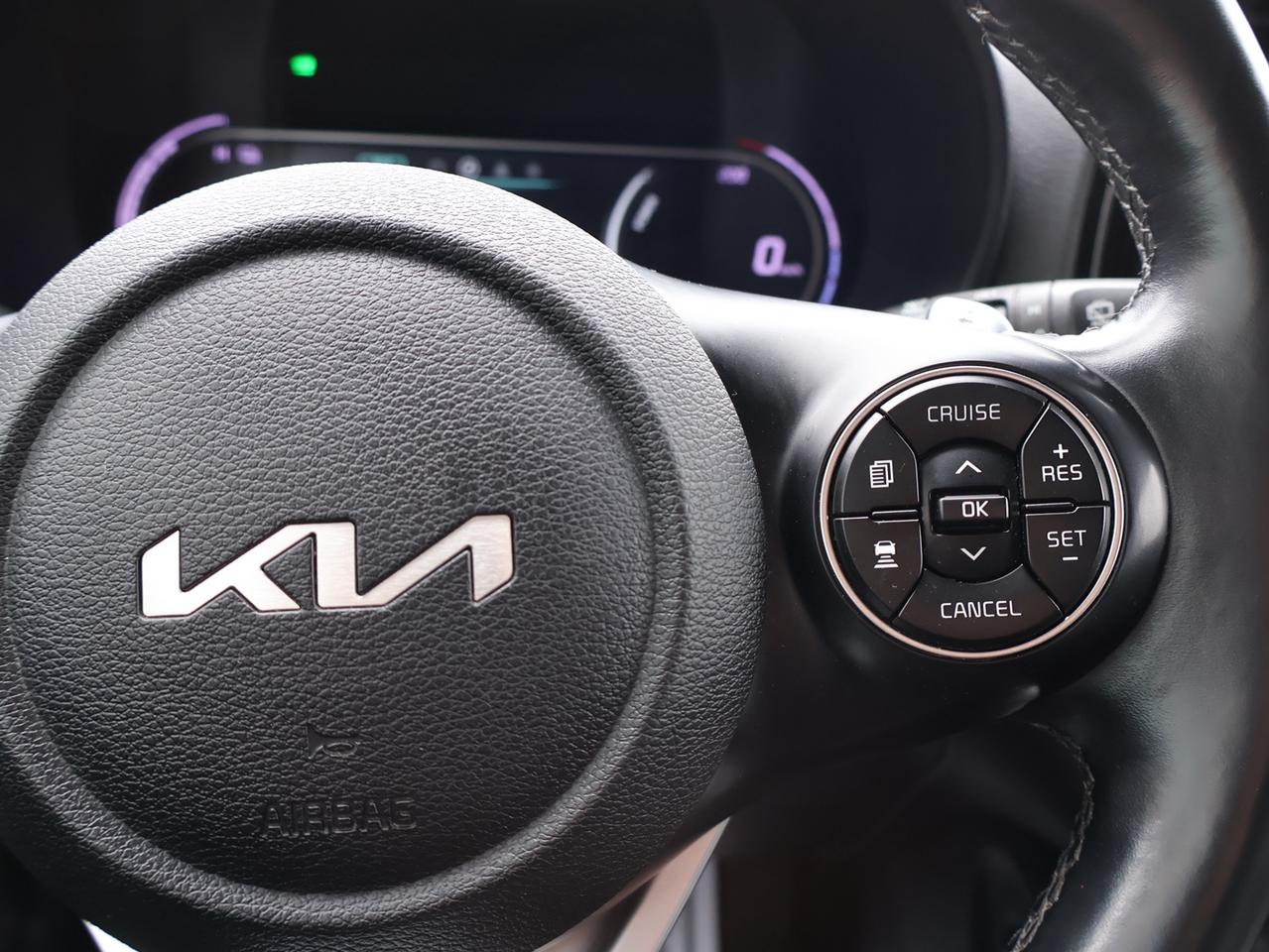 2022 Kia Soul EV PREMIUM CERTIFIED *1 OWNER*ACCIDENT FREE*LOW KMS* CAMERA NAV BLUETOOTH HEATED SEATS CRUISE ALLOYS Photo