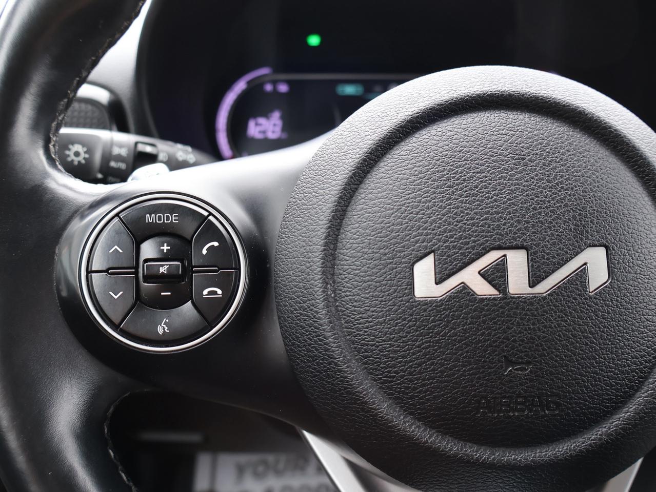 2022 Kia Soul EV PREMIUM CERTIFIED *1 OWNER*ACCIDENT FREE*LOW KMS* CAMERA NAV BLUETOOTH HEATED SEATS CRUISE ALLOYS Photo