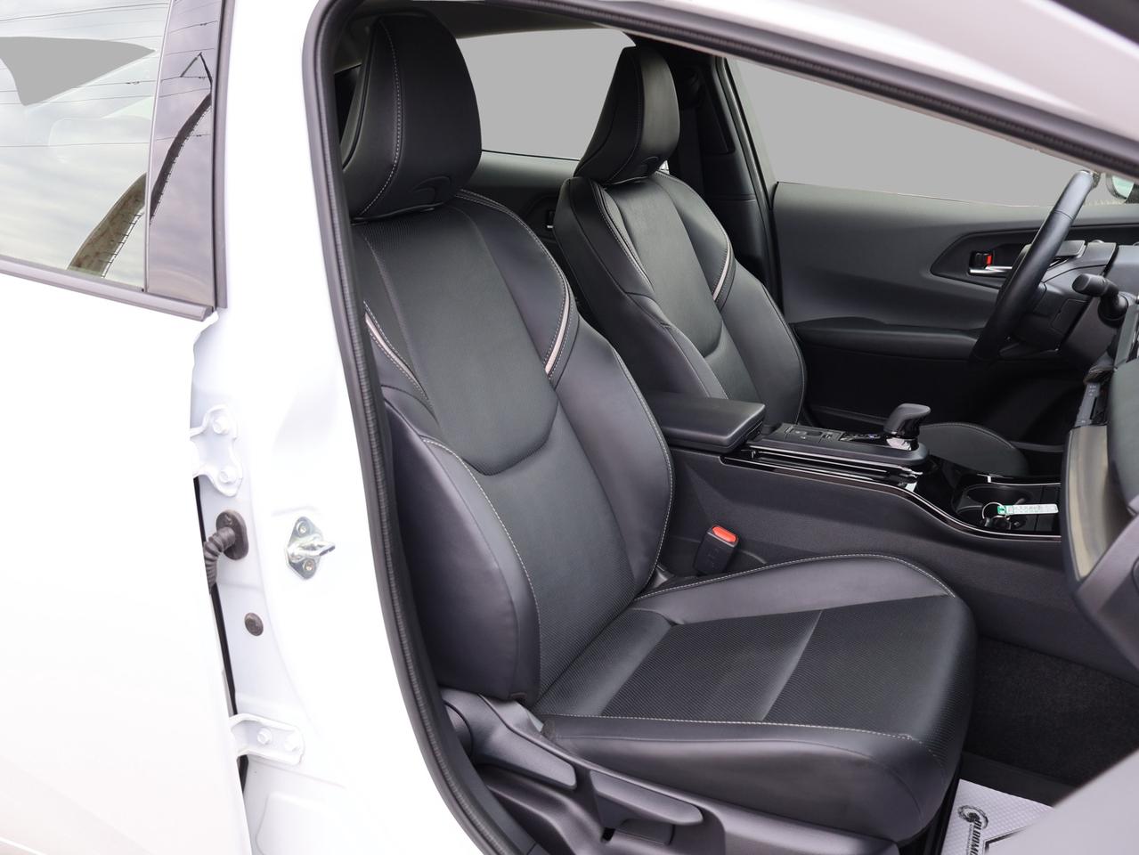 2025 Toyota Prius XLE AWD CERTIFIED *ACCIDENT FREE* CAMERA NAV BLUETOOTH LEATHER HEATED SEATS CRUISE ALLOYS Photo