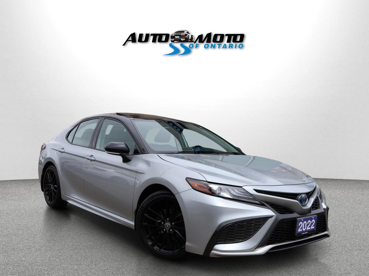 Used 2022 Toyota Camry HYBRID XSE CERTIFIED *ACCIDENT FREE* CAMERA NAV BLUETOOTH LEATHER HEATED SEATS SUNROOF CRUISE ALLOYS for sale in Burlington, ON