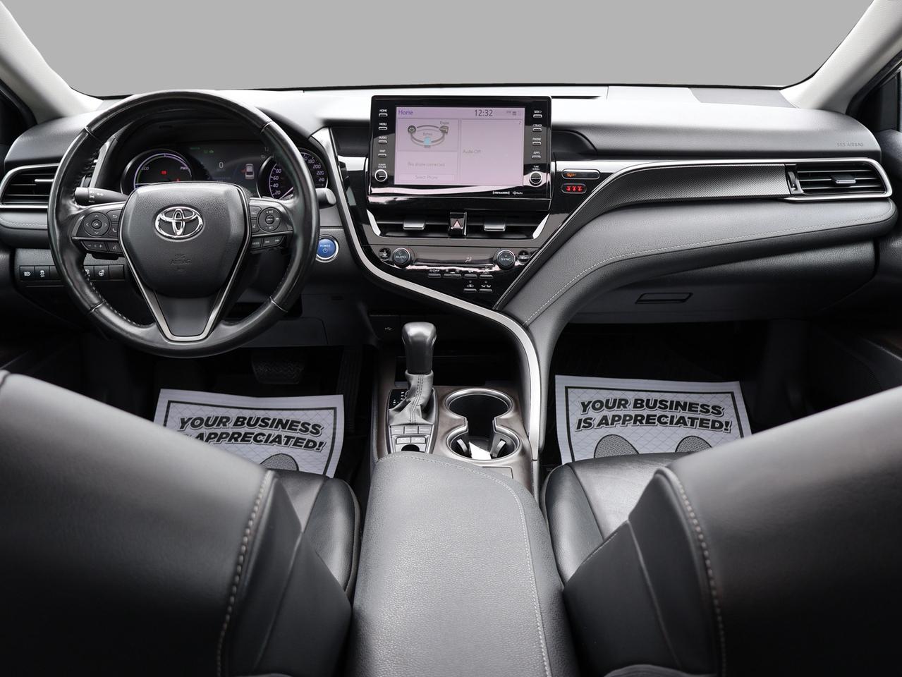 2022 Toyota Camry HYBRID XSE CERTIFIED *ACCIDENT FREE* CAMERA NAV BLUETOOTH LEATHER HEATED SEATS SUNROOF CRUISE ALLOYS Photo