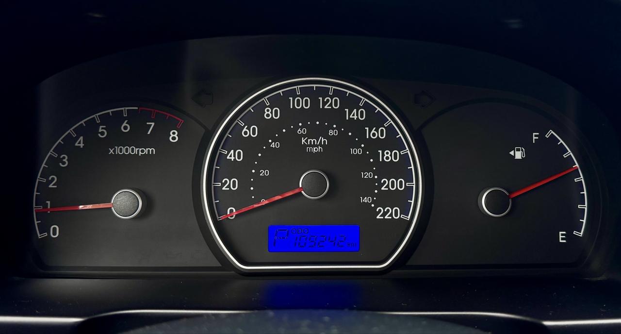 2010 Hyundai Elantra FINANCING AVAILABLE Photo11