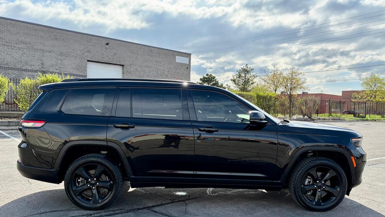 2022 Jeep Grand Cherokee Altitude - Photo #5