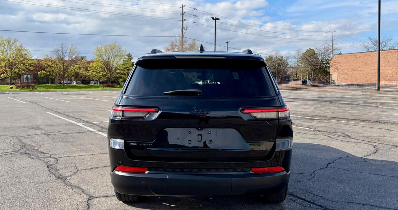 2022 Jeep Grand Cherokee Altitude - Photo #6