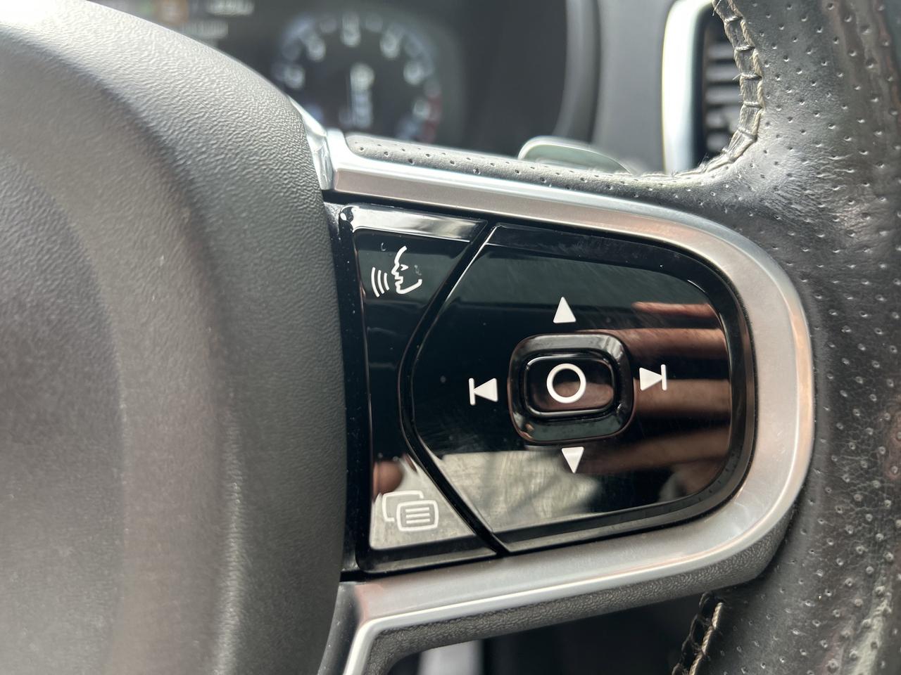 2018 Volvo XC90 R-Design!! BOWERS & WILKINS STEREO!! 6-PASSENGER! - Photo #23