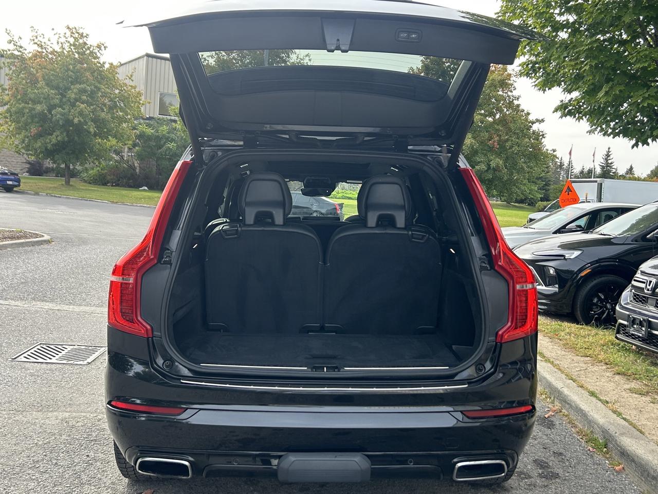 2018 Volvo XC90 R-Design!! BOWERS & WILKINS STEREO!! 6-PASSENGER! Photo