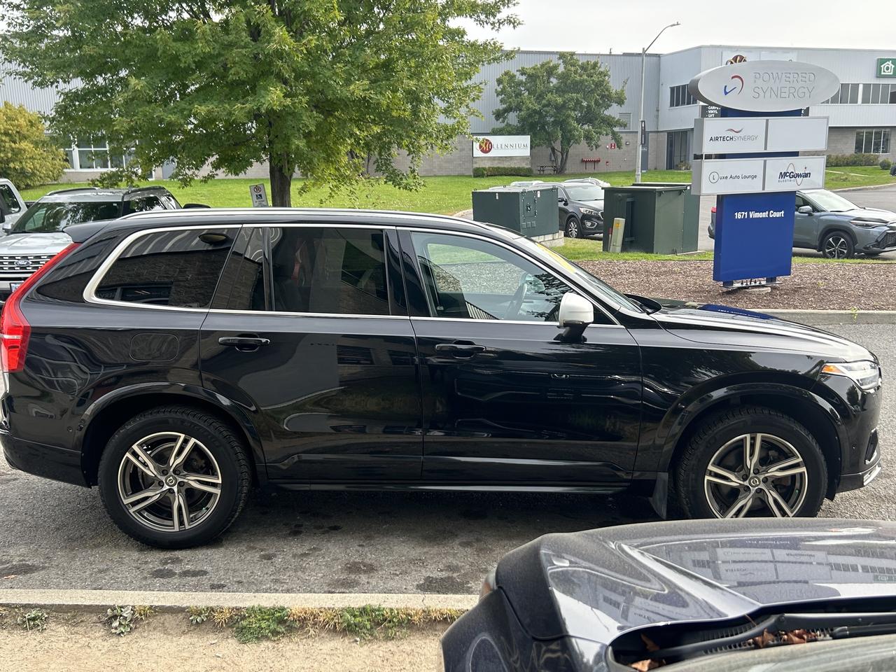 2018 Volvo XC90 R-Design!! BOWERS & WILKINS STEREO!! 6-PASSENGER! Photo