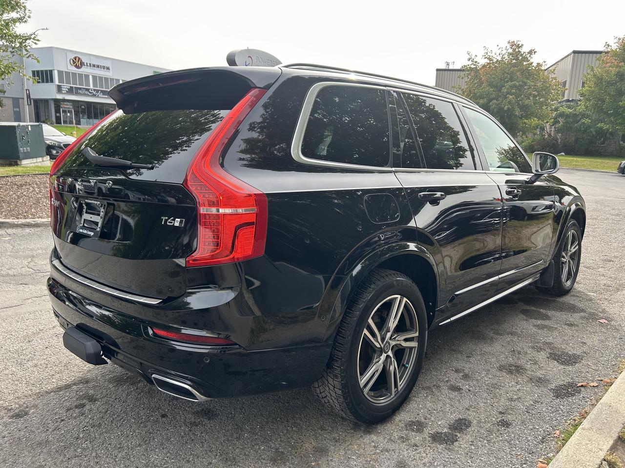 2018 Volvo XC90 R-Design!! BOWERS & WILKINS STEREO!! 6-PASSENGER! Photo