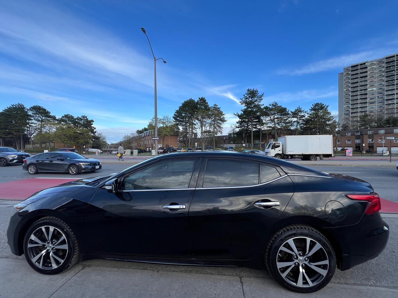 2017 Nissan Maxima LEATHER-NAV-BACK CAM-HEATED SEATS & MORE! Photo