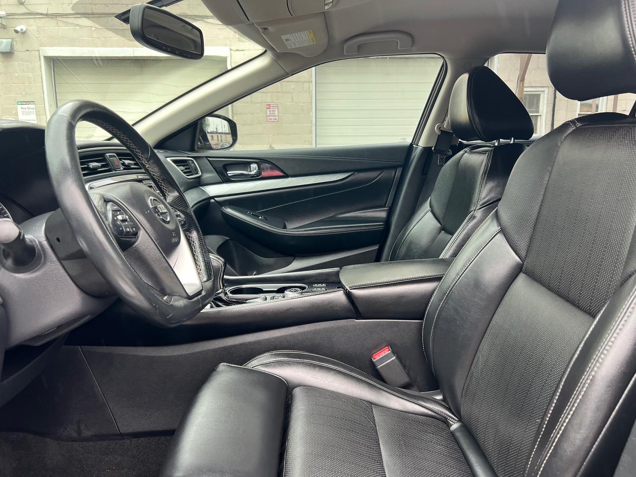 2017 Nissan Maxima LEATHER-NAV-BACK CAM-HEATED SEATS & MORE! Photo