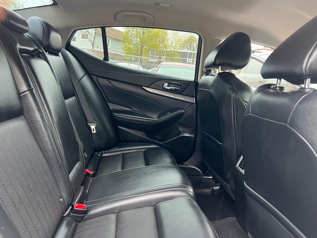 2017 Nissan Maxima LEATHER-NAV-BACK CAM-HEATED SEATS & MORE! Photo