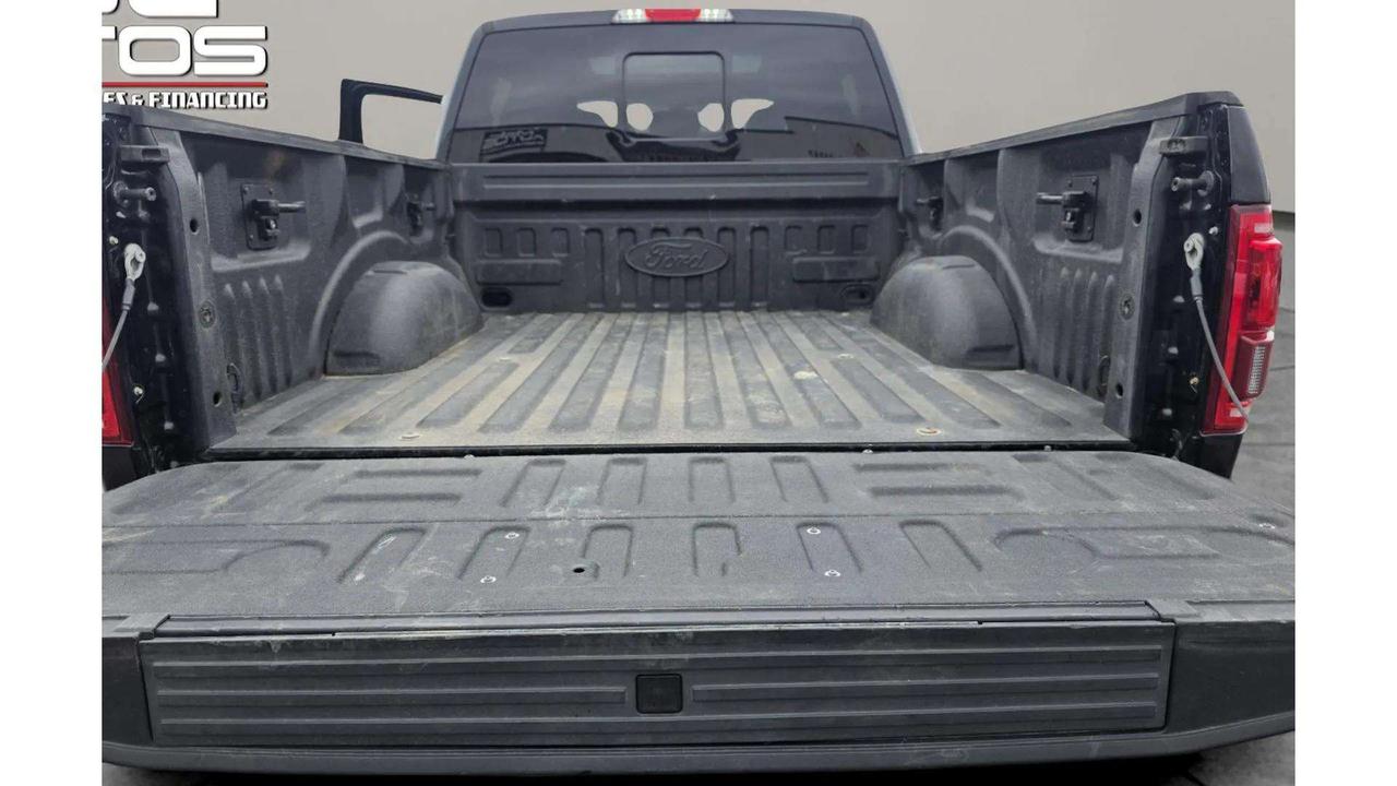 2017 Ford F-150 Limited  Photo