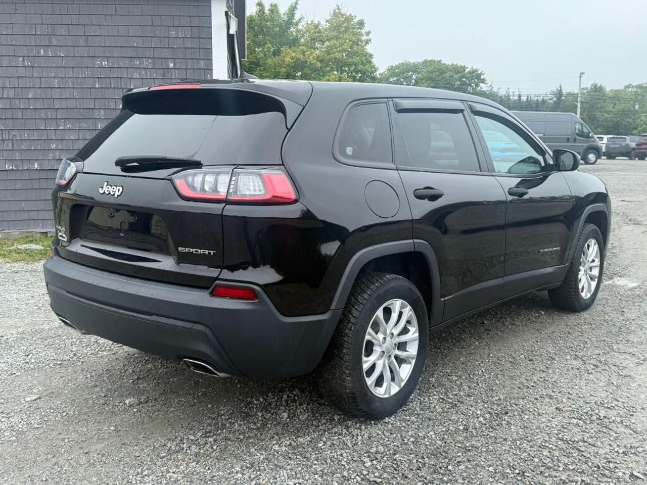2020 Jeep Cherokee Sport Photo