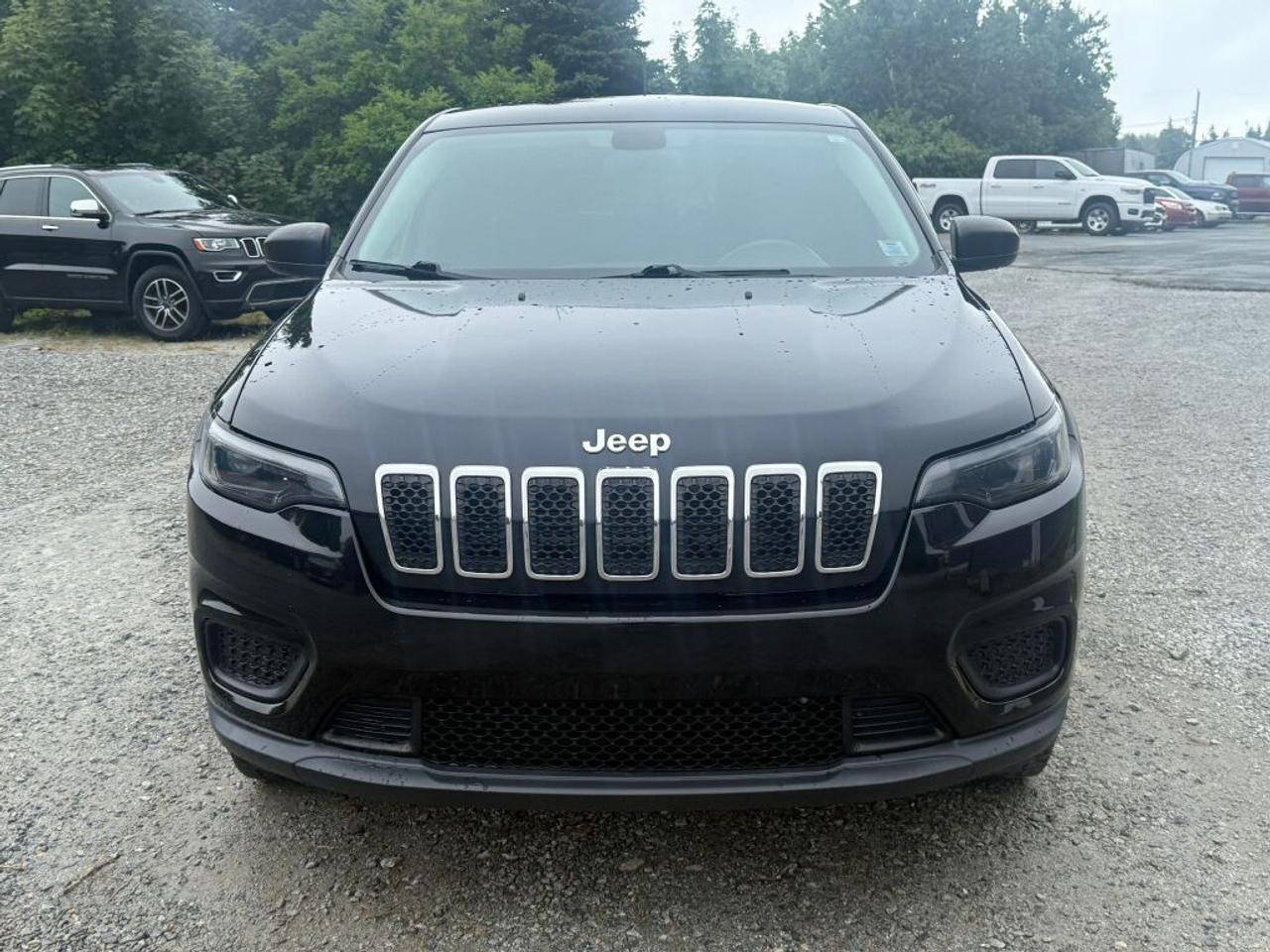 2020 Jeep Cherokee Sport Photo