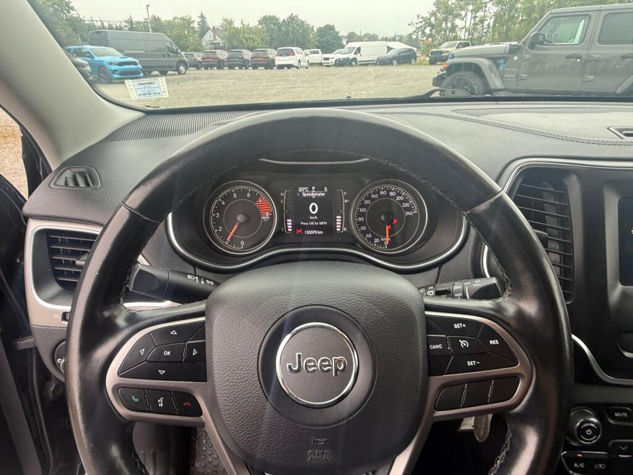 2020 Jeep Cherokee Sport Photo