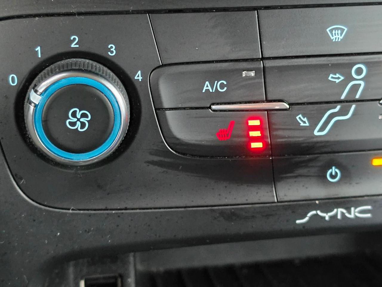 2015 Ford Focus 5DR HB SE - Photo #11