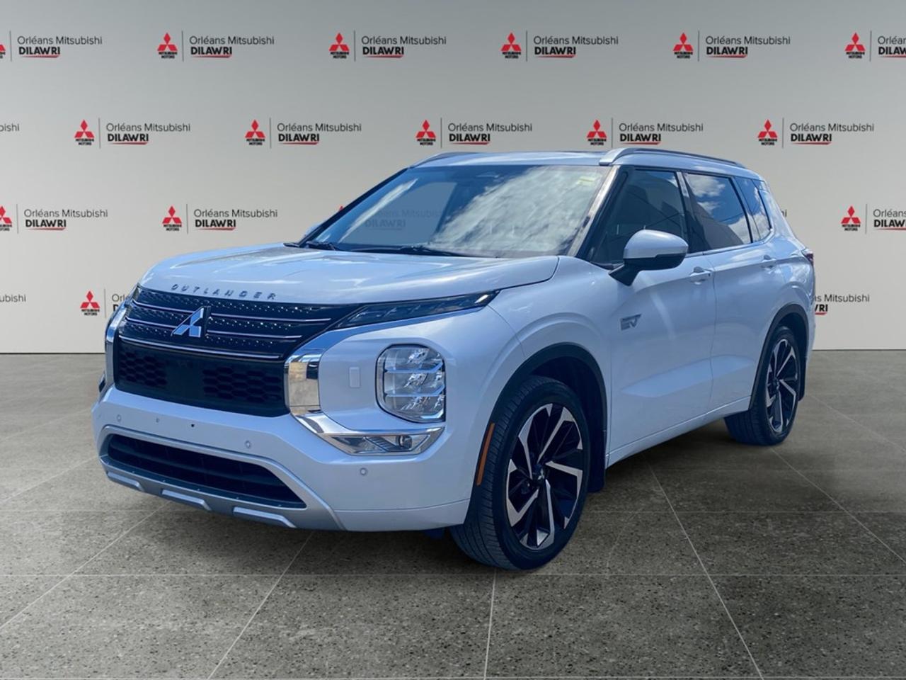 Used 2023 Mitsubishi Outlander Plug-In Hybrid GT S-AWC for sale in Orléans, ON