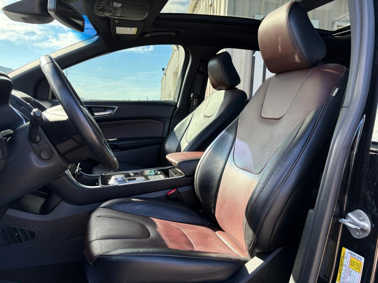 2020 Ford Edge Titanium AWD Photo