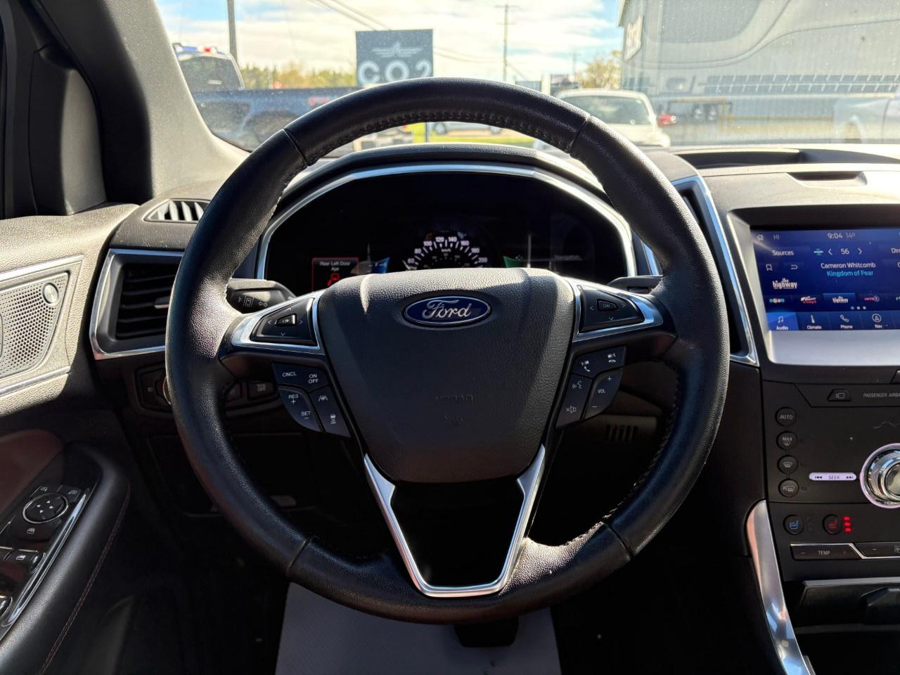 2020 Ford Edge Titanium AWD Photo