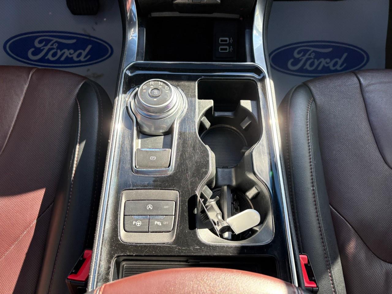2020 Ford Edge Titanium AWD Photo