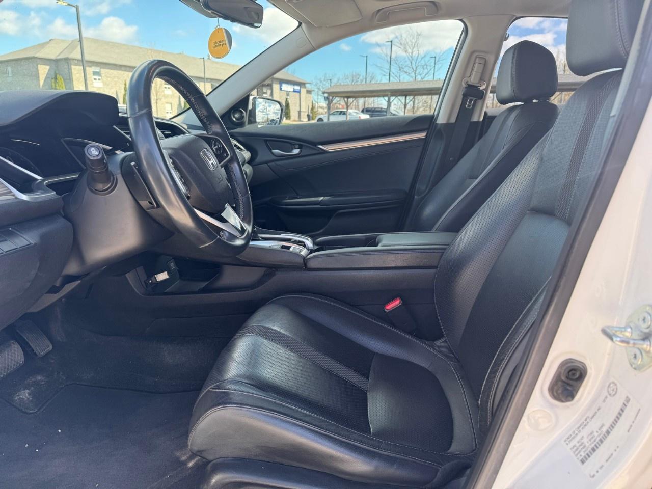 2021 Honda Civic Sedan TOURING CVT SEDAN Photo