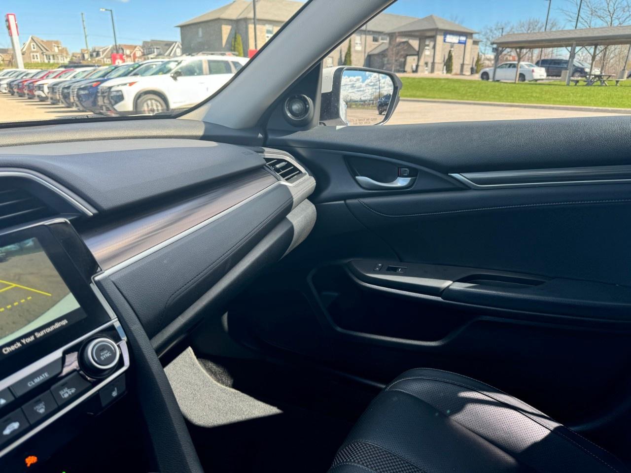 2021 Honda Civic Sedan TOURING CVT SEDAN Photo