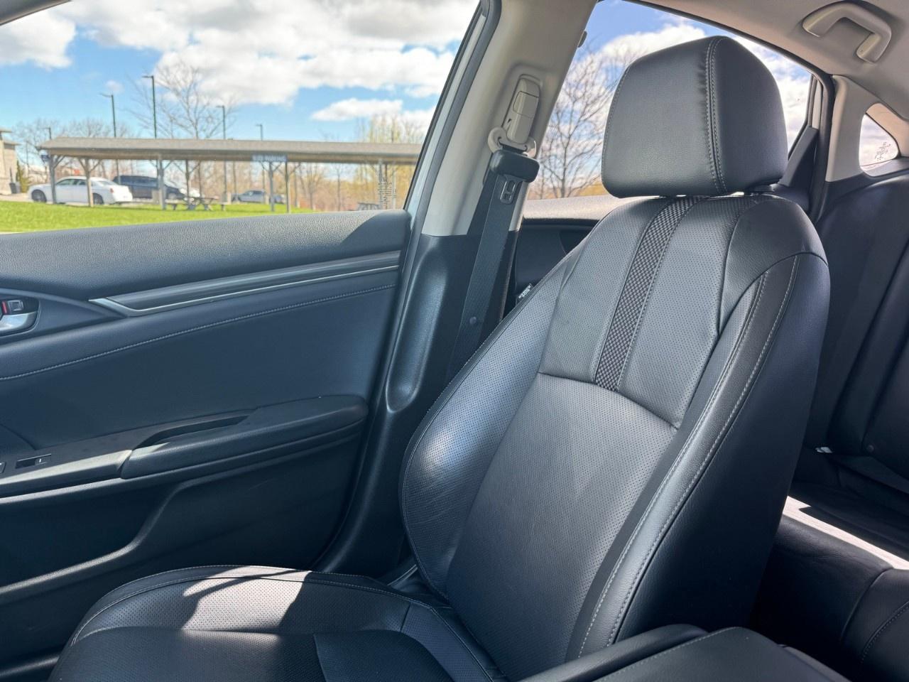 2021 Honda Civic Sedan TOURING CVT SEDAN Photo