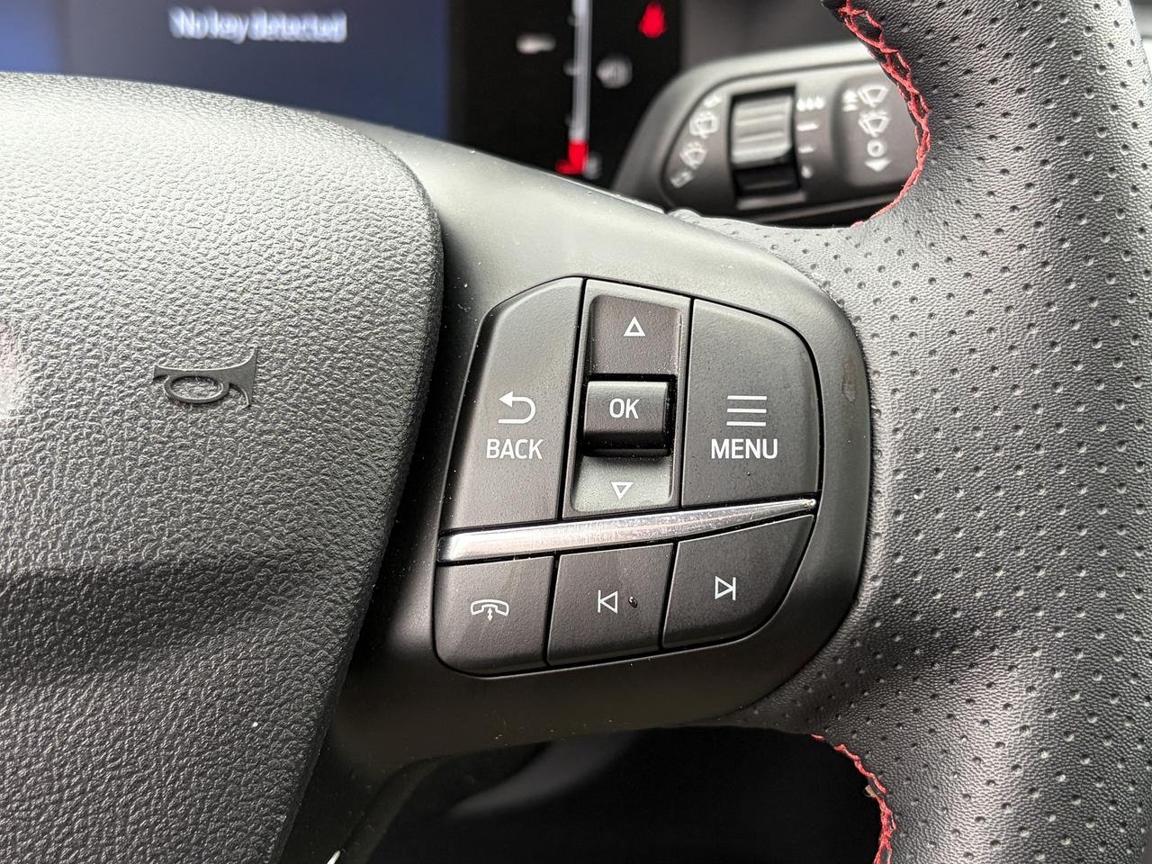 2025 Ford Escape ST-Line AWD Photo
