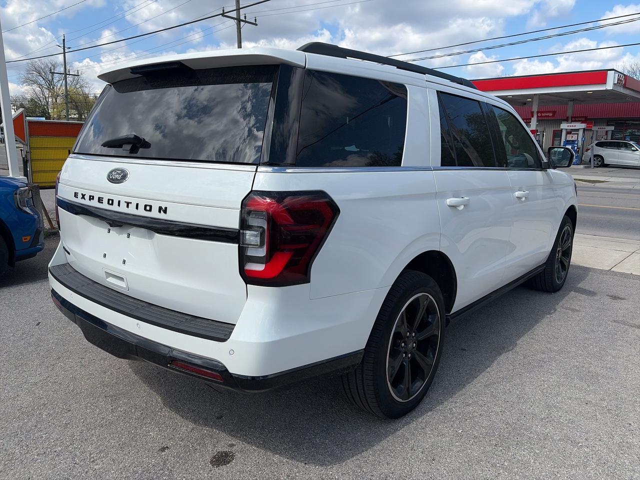 2024 Ford Expedition Limited Stealth 4x4 Photo4