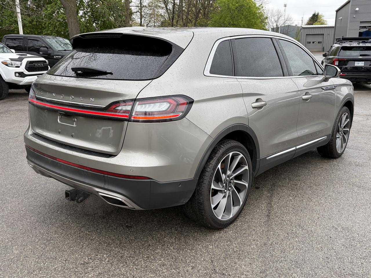 2023 Lincoln Nautilus Reserve AWD Photo4