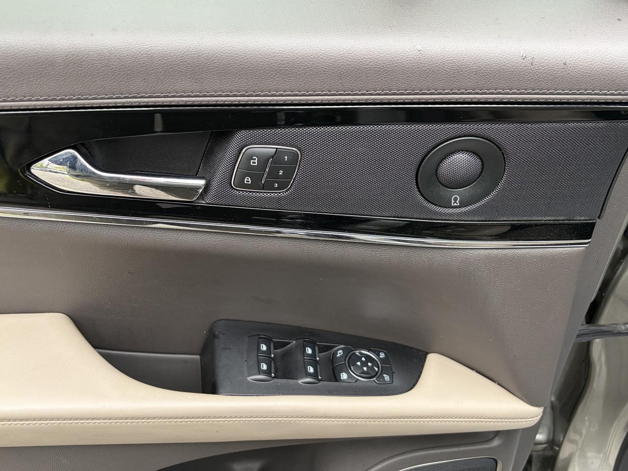2023 Lincoln Nautilus Reserve AWD Photo