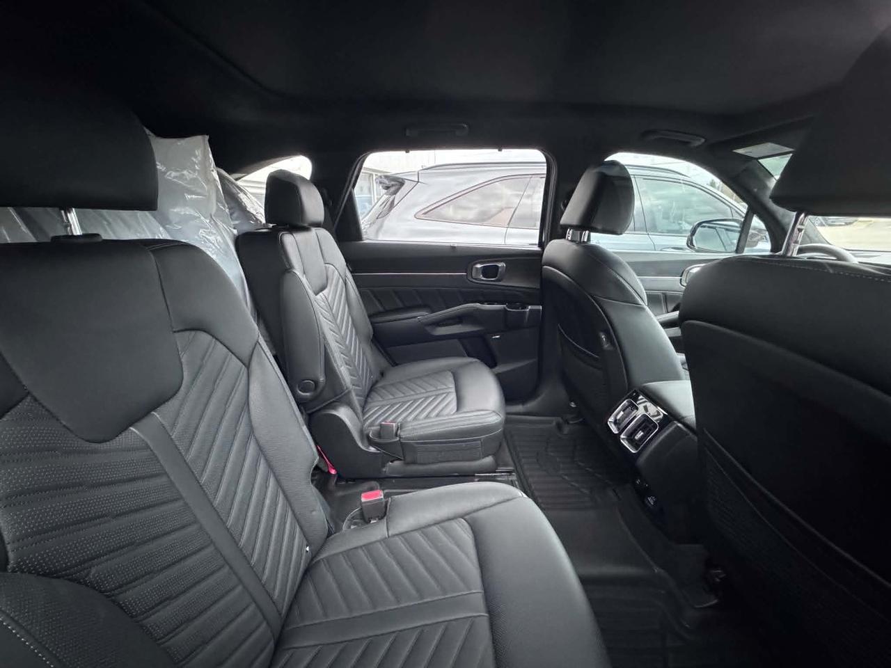 2024 Kia Sorento X-Line Limited Photo3