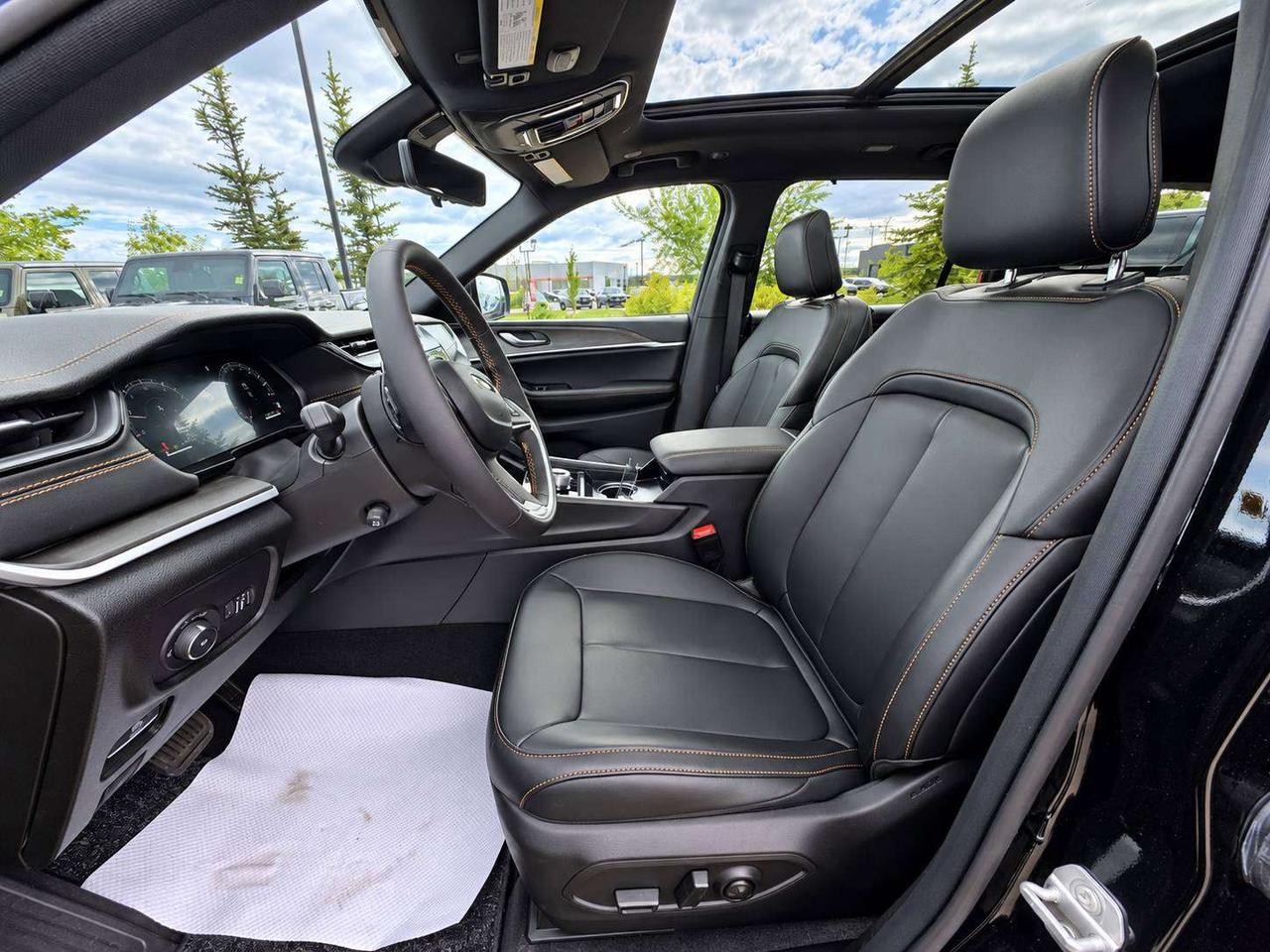 2026 Jeep Grand Cherokee L 85TH ANNIVERSARY | Leather | 7-PASS | Tow Pkg Photo