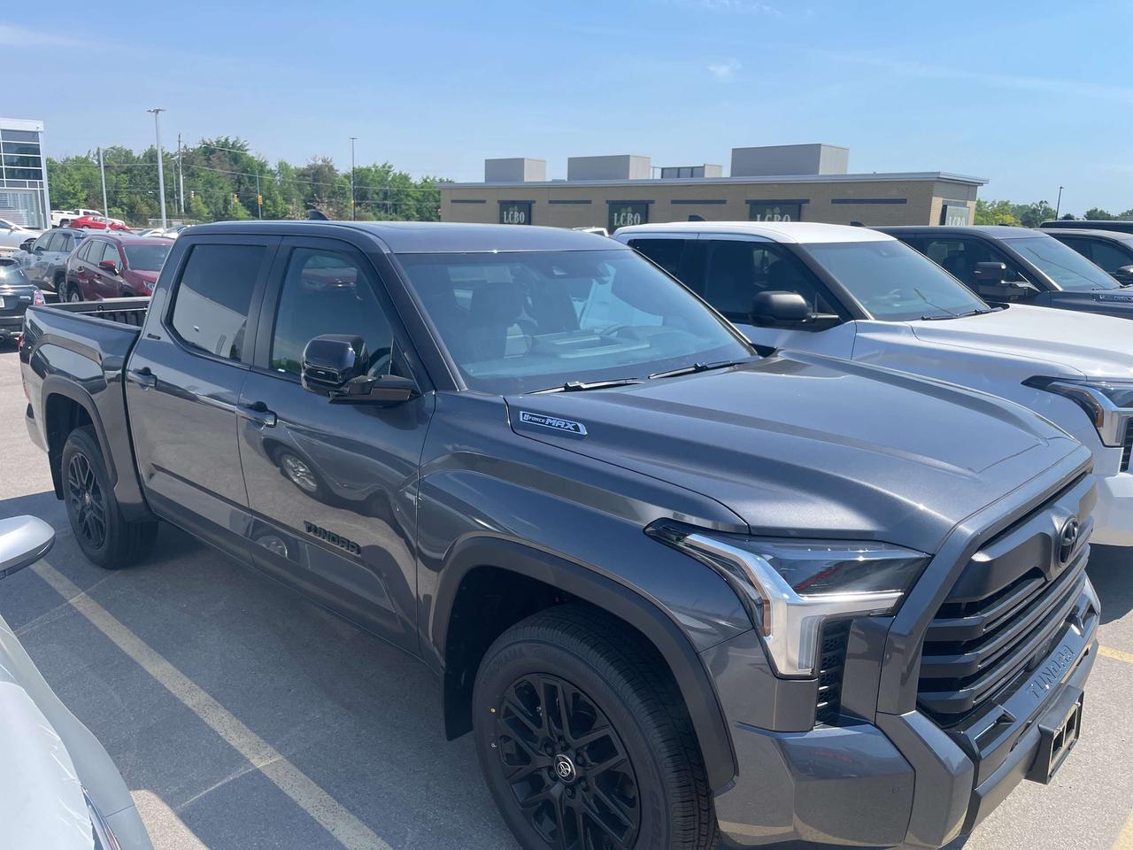 2026 Toyota Tundra LIMITED HYBRID Photo2