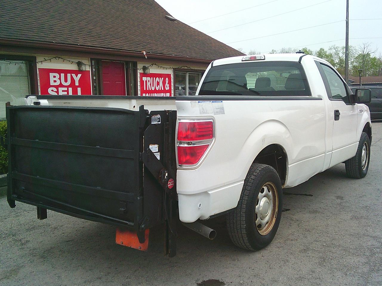 2014 Ford F-150 2WD Reg Cab 145 XL TAILGATE 8.8FT - Photo #1