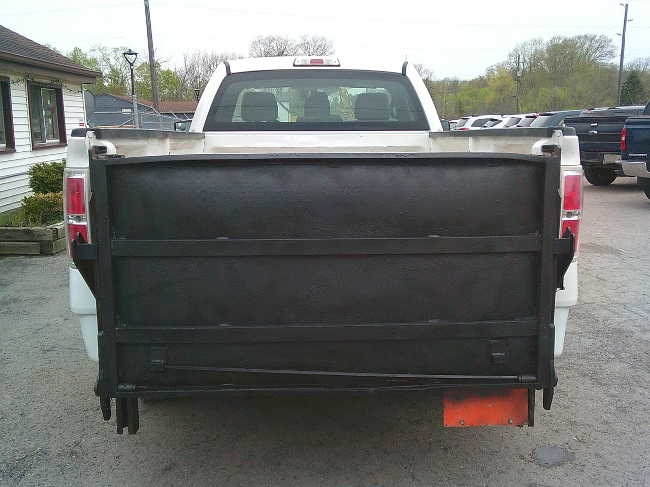 2014 Ford F-150 2WD Reg Cab 145 XL TAILGATE Photo