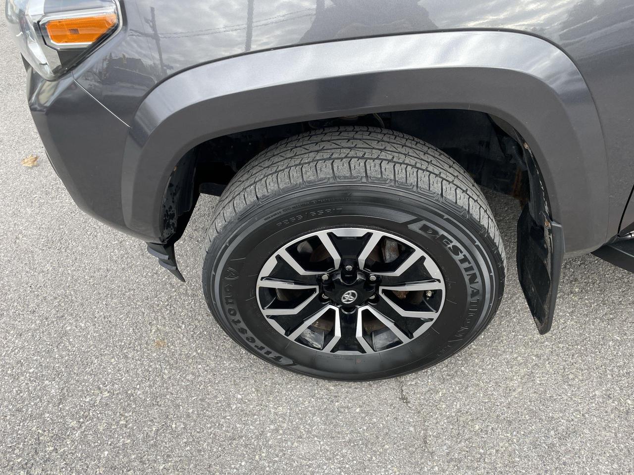 2020 Toyota Tacoma PREMIUM PKG, LEATHER, ROOF, NAVI, TONNEAU COVER, S Photo