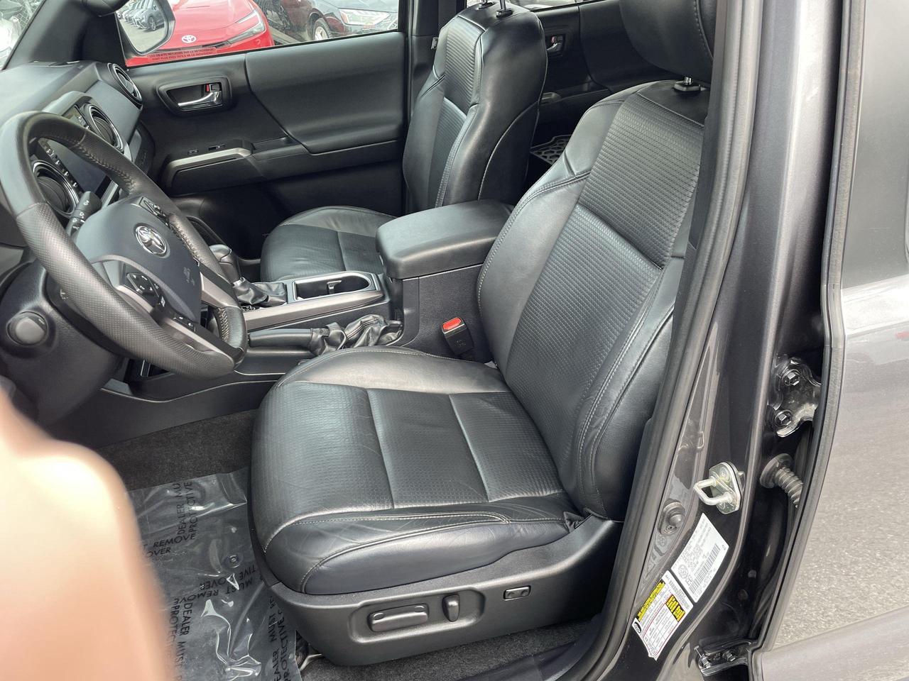 2020 Toyota Tacoma PREMIUM PKG, LEATHER, ROOF, NAVI, TONNEAU COVER, S Photo