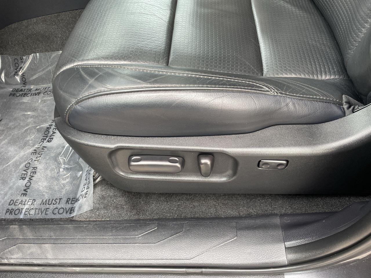2020 Toyota Tacoma PREMIUM PKG, LEATHER, ROOF, NAVI, TONNEAU COVER, S Photo