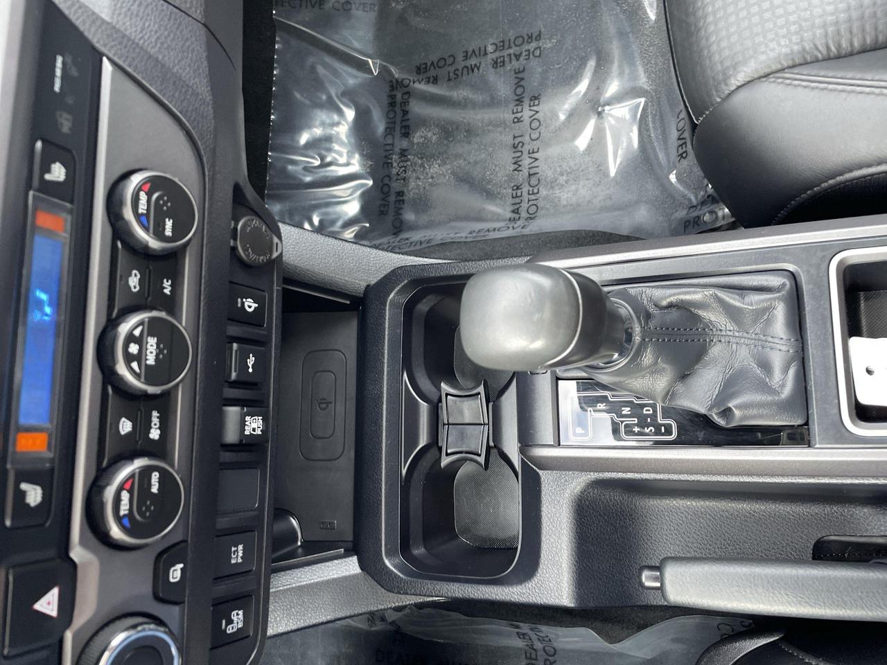 2020 Toyota Tacoma PREMIUM PKG, LEATHER, ROOF, NAVI, TONNEAU COVER, S Photo
