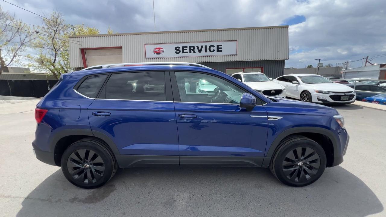 2024 Volkswagen Taos COMFORTLINE | HTD LEATHER | PANO ROOF | CARPLAY Photo