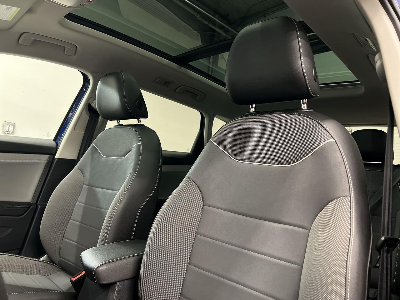 2024 Volkswagen Taos COMFORTLINE | HTD LEATHER | PANO ROOF | CARPLAY Photo