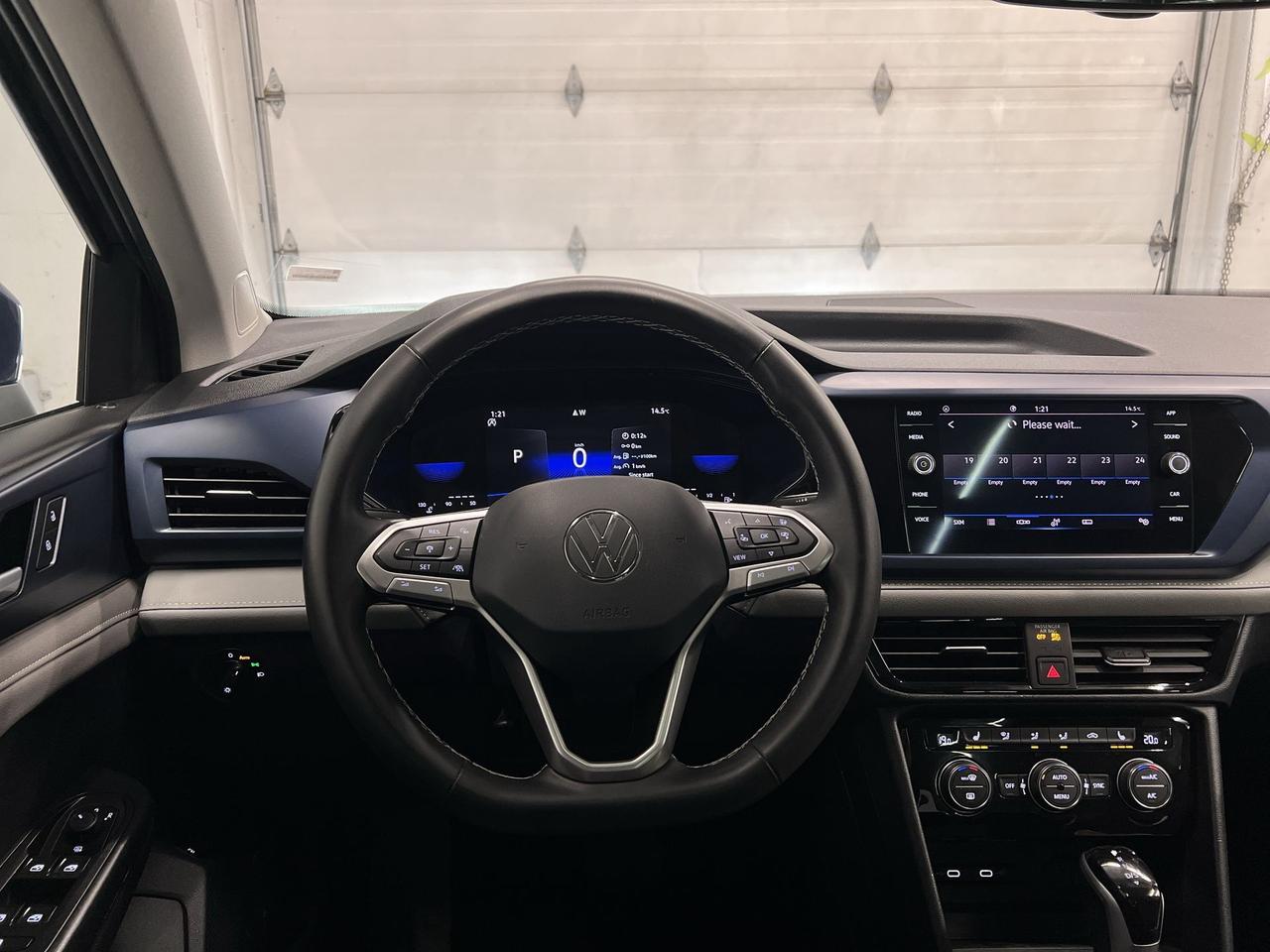 2024 Volkswagen Taos COMFORTLINE | HTD LEATHER | PANO ROOF | CARPLAY Photo