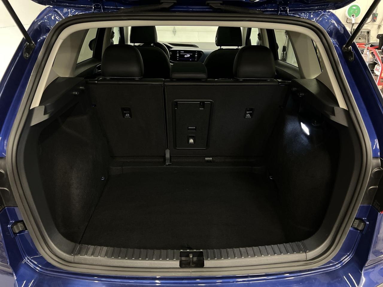 2024 Volkswagen Taos COMFORTLINE | HTD LEATHER | PANO ROOF | CARPLAY Photo