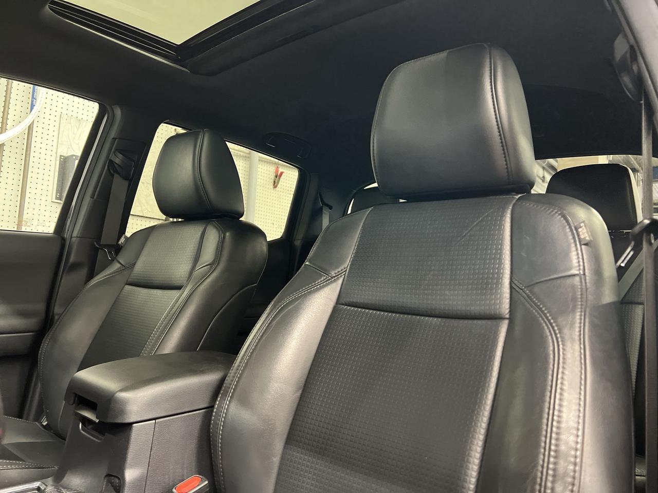 2019 Toyota Tacoma TRD SPORT UPGRADE 4X4 | 6-SPEED |LEATHER | SUNROOF Photo