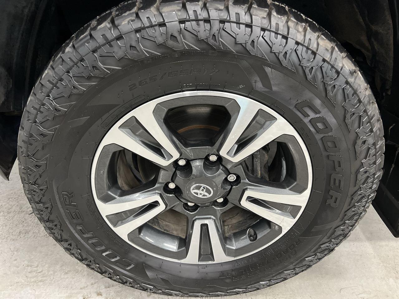 2019 Toyota Tacoma TRD SPORT UPGRADE 4X4 | 6-SPEED |LEATHER | SUNROOF Photo