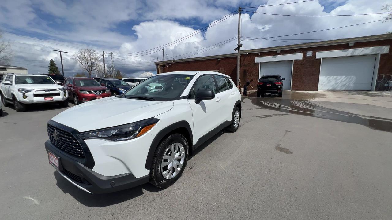 2025 Toyota Corolla Cross AWD | ONLY 13,000KMS! | HTD SEATS | CARPLAY | A/C Photo