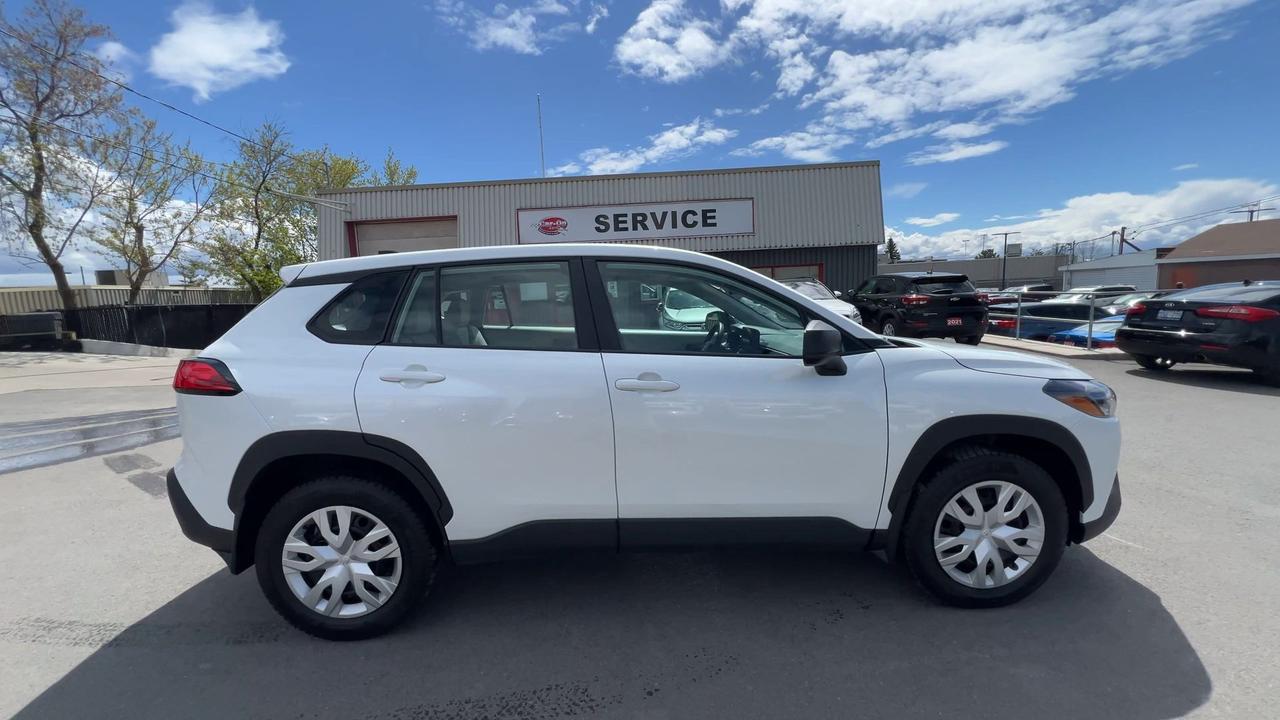 2025 Toyota Corolla Cross AWD | ONLY 13,000KMS! | HTD SEATS | CARPLAY | A/C Photo
